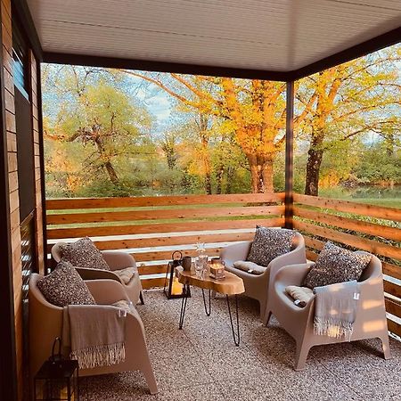 Magnolia House By The River Metlika Exterior foto