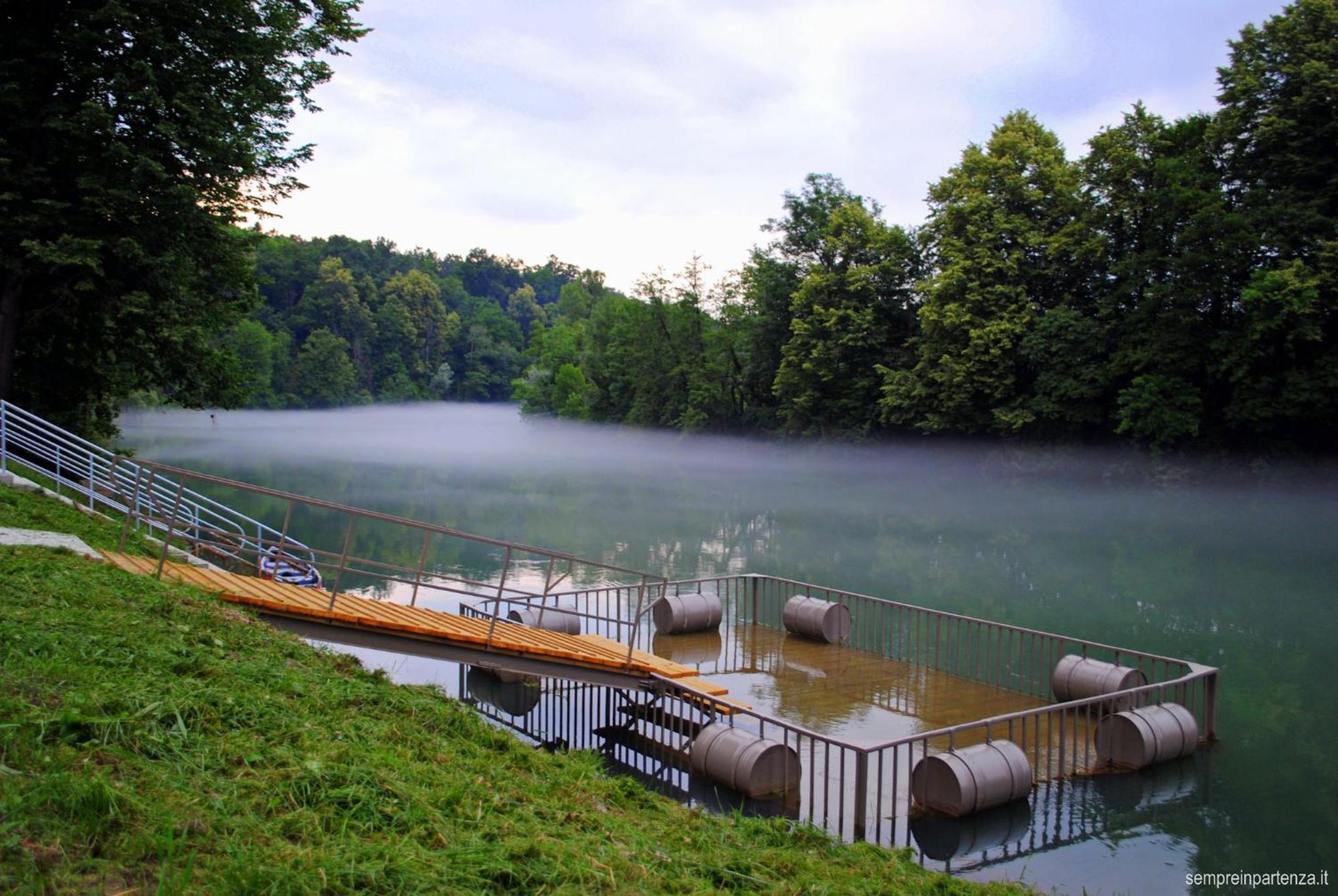 Magnolia House By The River Metlika Exterior foto