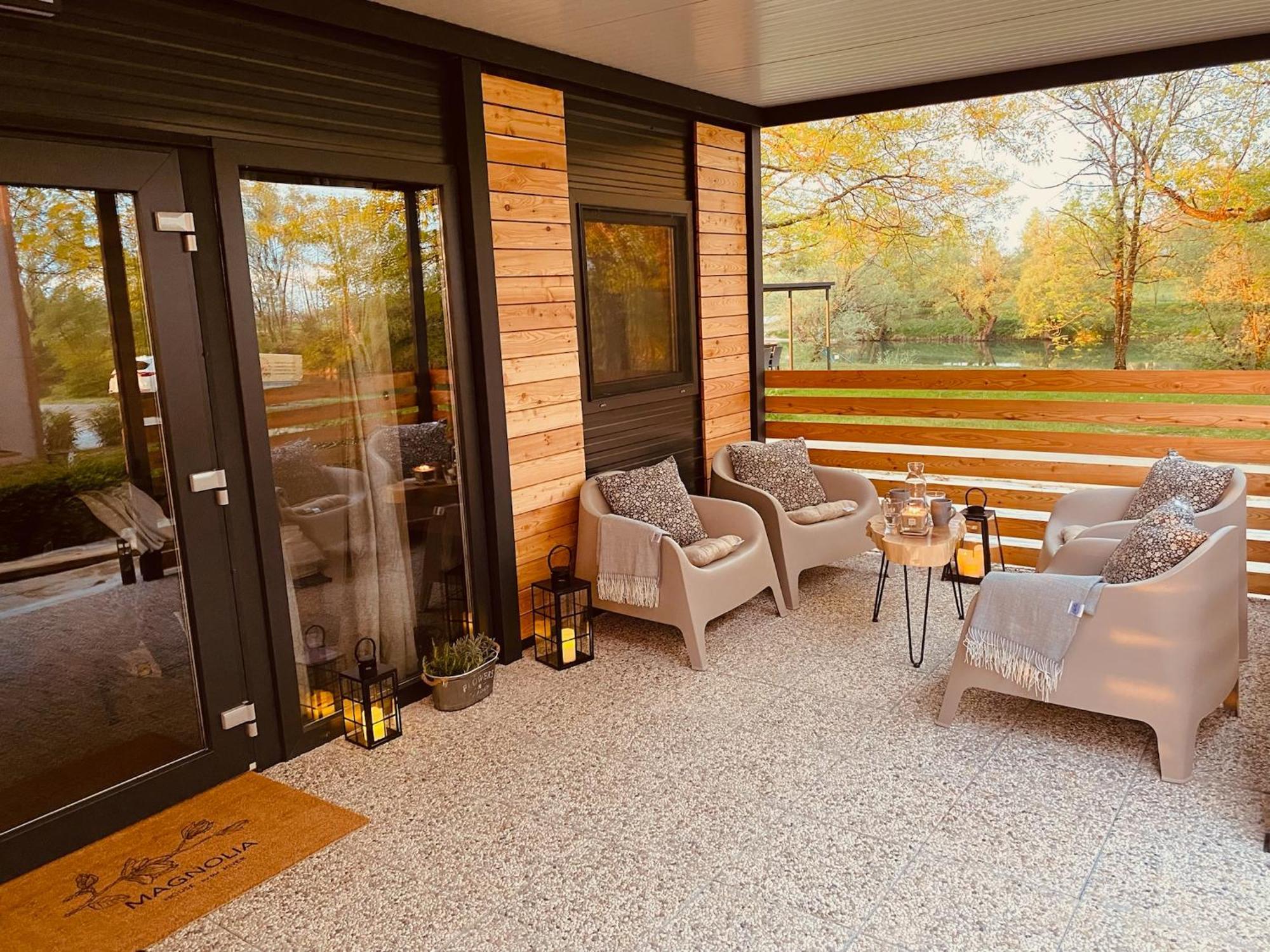 Magnolia House By The River Metlika Exterior foto